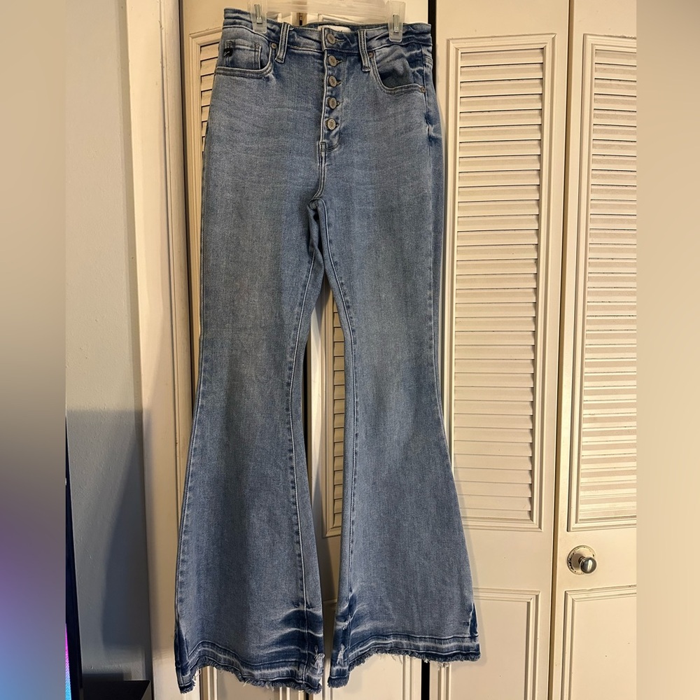 EUC KanCan Buttonfly Whiskered Flare Jeans Size 7